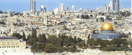 Klippemoskeen - bygget på ruinerne af det jødiske tempeL Enhver, der anklager Israel for "tyveri af land", benægter de historiske fakta.
